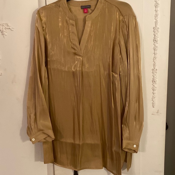Vince Camuto Tops - Gold metallic tunic Vince Camuto SZ 1X. NWIT